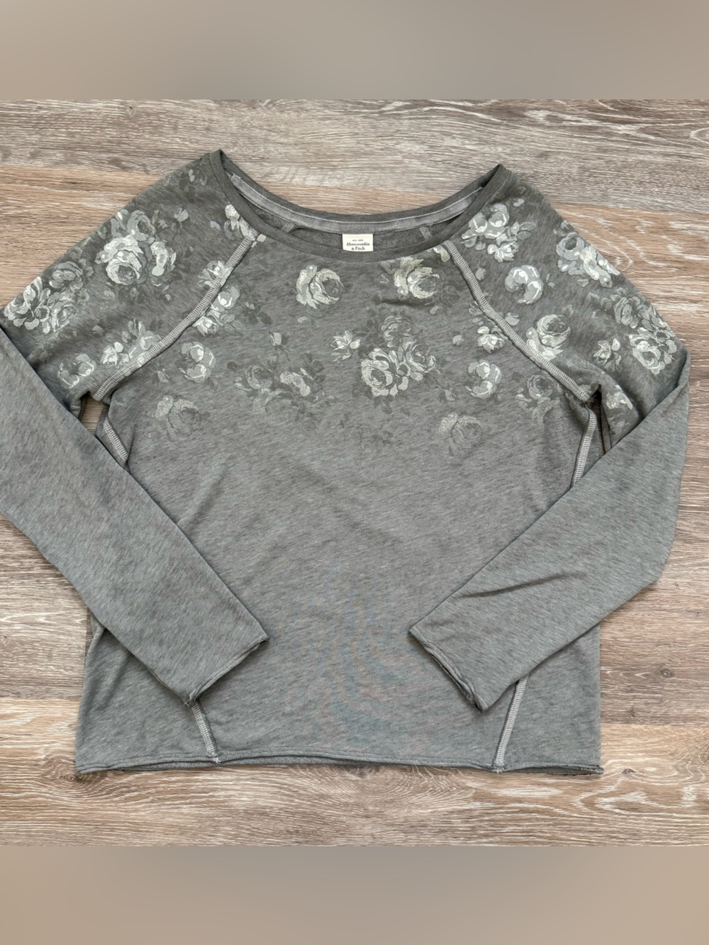 Vintage Abercrombie & Fitch Gray
Floral wide scoop/ boat neck Sweatshirt Size L